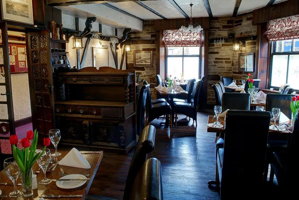 האוורת' The Old White Lion Hotel